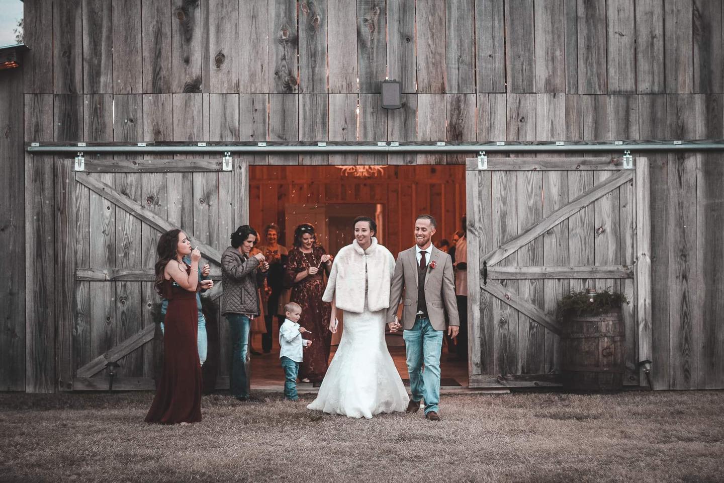 Top Rustic Wedding Themes for 2024 & 2025: How to Bring Elegance to the Countryside